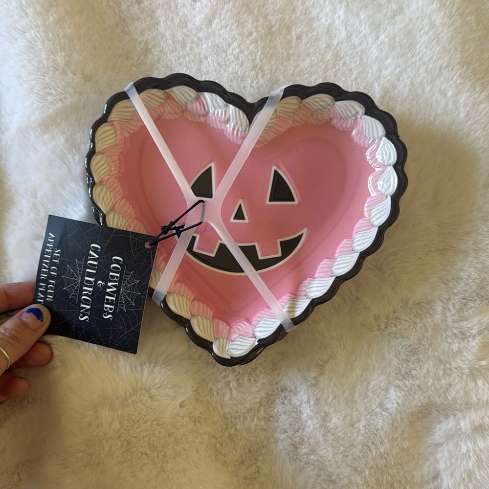 Halloween Heart Shaped Pumpkin Melamine Appetizer Plates 7x6 Set of 4 BOO New